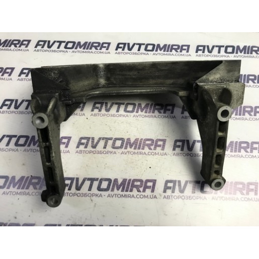 Кронштейн кріплення КПП Fiat Doblo 1.3 MJTD 2000-2010 55182191